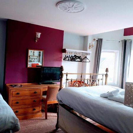 Oyo 3 Crescent Gardens Hotel Бат Екстериор снимка
